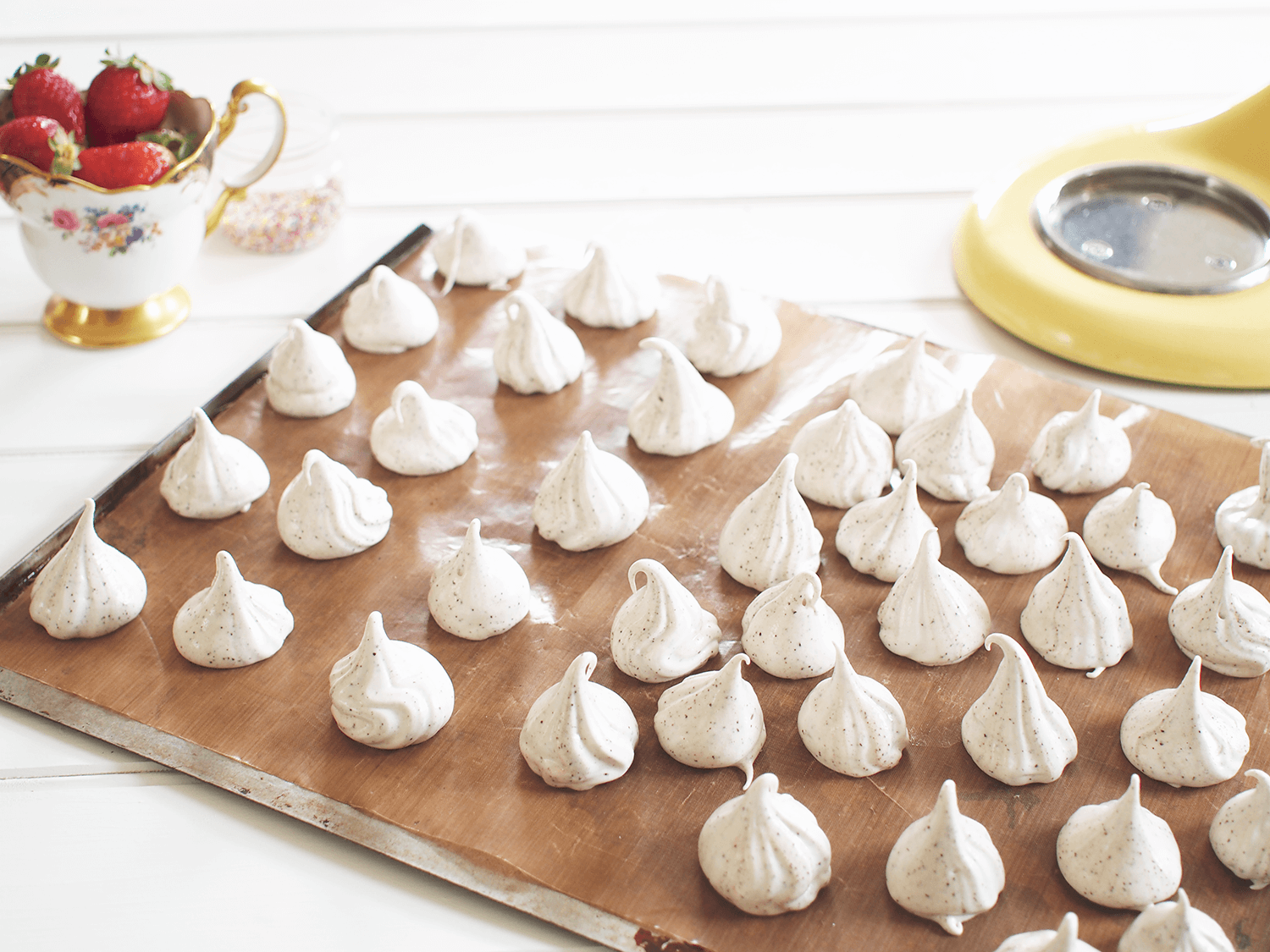 Coffee Meringues on Trays, Easy Dessert Recipes, the great british bake off, healthy desserts,